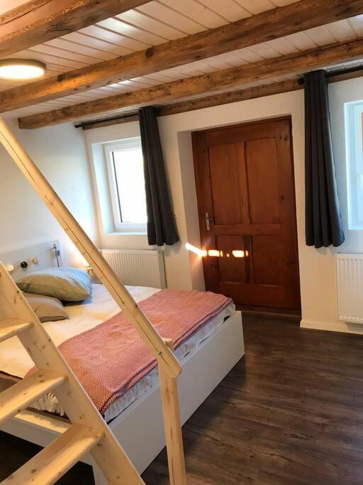 La Maisonnette : Charmante Maison Independante Salgesch エクステリア 写真